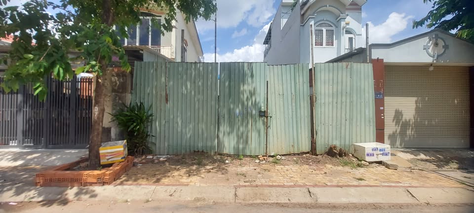 Đất Tân Xuân 3 mặt tiền 7m, 150m2 thổ cư, sổ hồng riêng, giá 7,5 tỷ