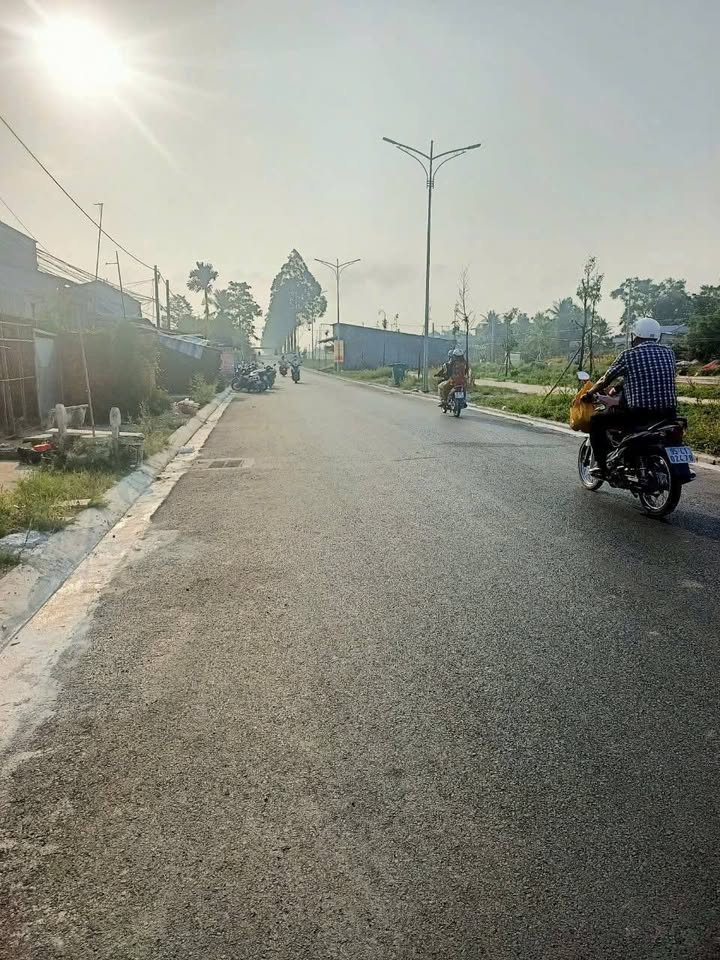 Nhà trệt, lửng tọa lạc tại trung tâm Phường 1, Thành phố Vị Thanh, tỉnh Hậu Giang