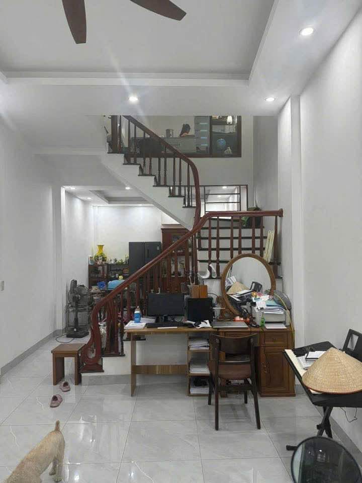 Bán nhà 4 tầng full nội thất, ô tô đỗ cửa tại Nguyễn Chí Thanh, Hải Dương