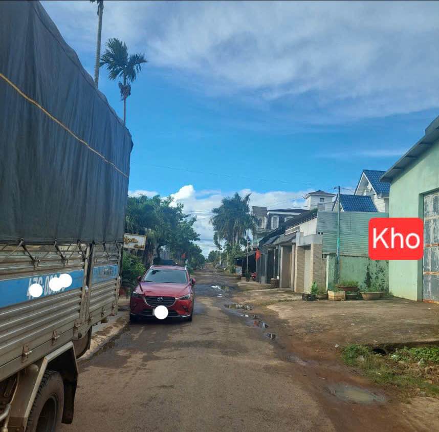 Kho 400m2 mặt tiền kinh doanh đường D1, Đắk Lắk, giá 4,5 tỷ, vào việc ngay