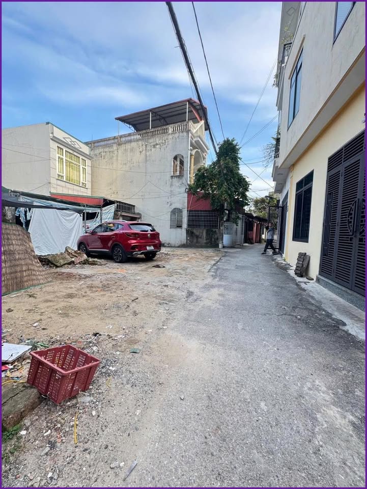 Tọa lạc tại mảnh đất vàng Đông Vệ, ngay sát trục đường Quang Trung sầm uất