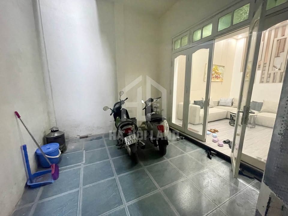 Nhà Mỹ Đình 54m2 - Sổ đẹp, giá mềm, 10m ra ô tô