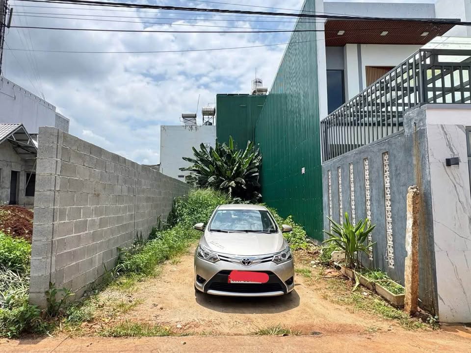 Lô đất vuông vắn nở hậu, 100m hẻm Y Moan, Đắk Lắk