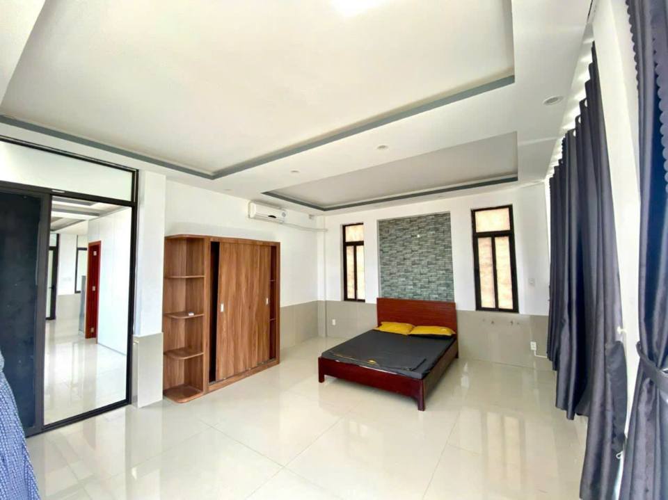 Cho thuê căn hộ 2 phòng ngủ, 70m2 mặt tiền đường Lê Văn Lộc, Vũng Tàu