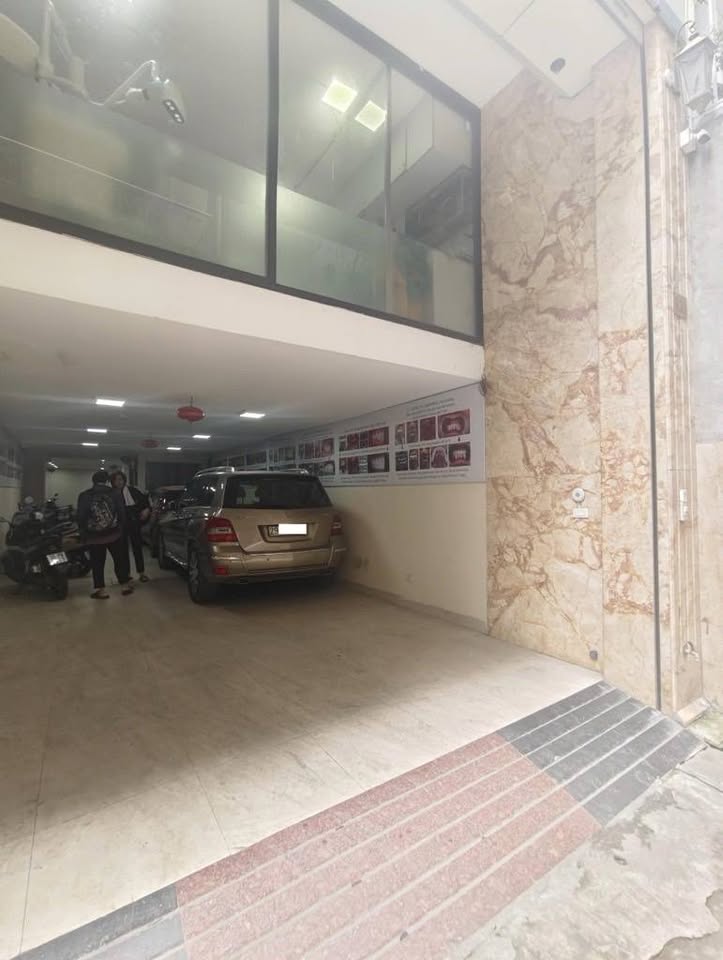 Cần bán gấp building văn phòng tọa lạc tại vị trí đắc địa mặt phố Trường Chinh, khu vực Ngã Tư Sở sầm uất