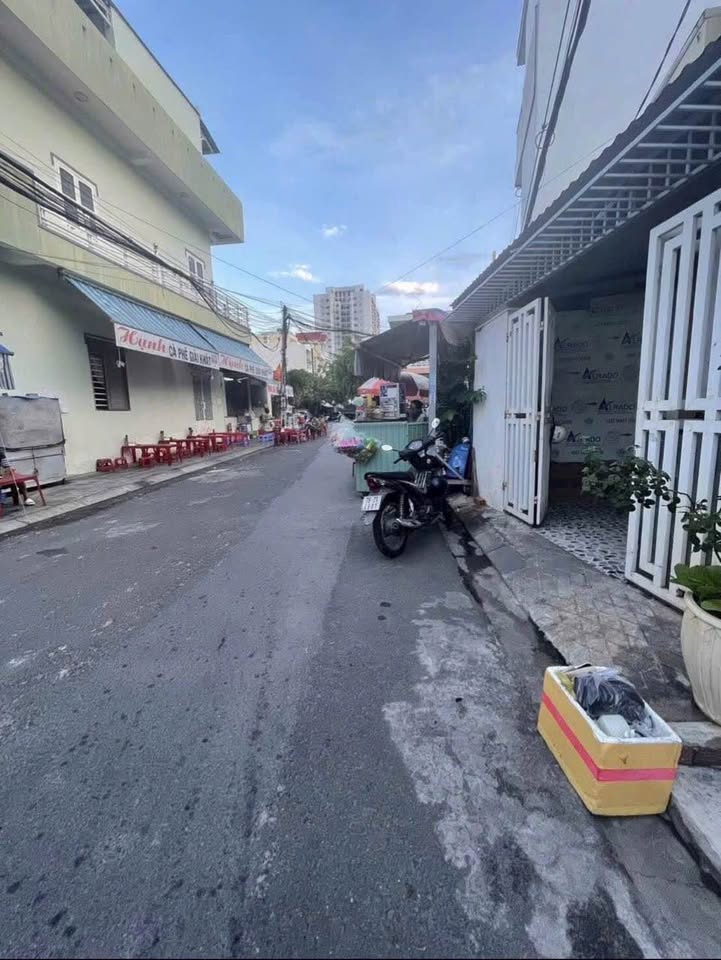 Nhà 2 tầng xinh xắn, sổ hồng đầy đủ, giá iu thương 5.8 tỷ tại Nha Trang