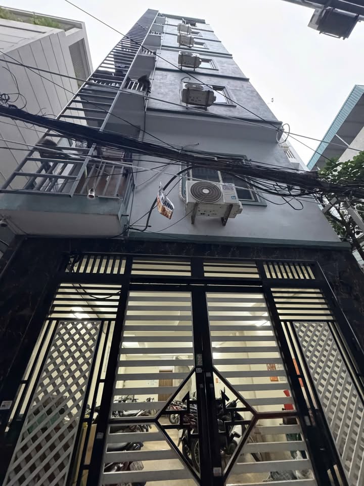 Nhà 8 tầng Cầu Giấy - doanh thu 70 triệu/tháng - giá 16,5 tỷ