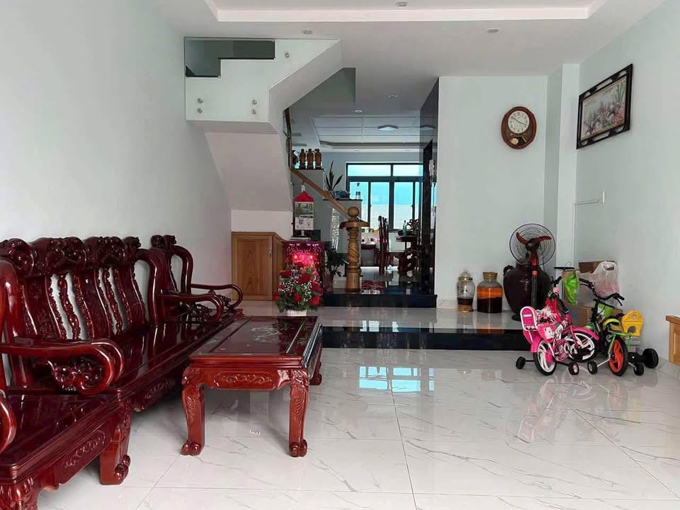 Bán nhà hẻm Lê Lợi 92m2, 3 lầu thang máy, giá chỉ 6,8 tỷ