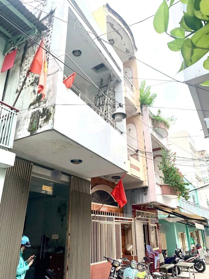 Chào bạn, mình có căn nhà hẻm xe hơi tại đường Nguyễn Trãi, Phường 2