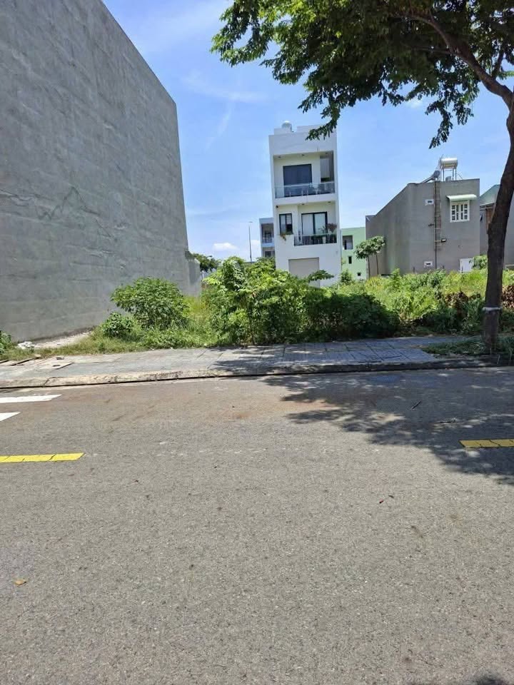 Bán đất nền hướng Đông Nam, sổ hồng riêng, giá hấp dẫn tại Bà Rịa