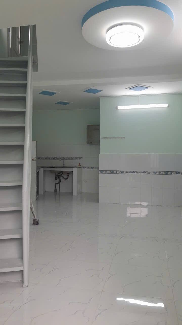 Cho thuê nhà nguyên căn, 2 phòng ngủ, 2 WC, giá 5 triệu/tháng tại Huỳnh Tấn Phát, Nhà Bè