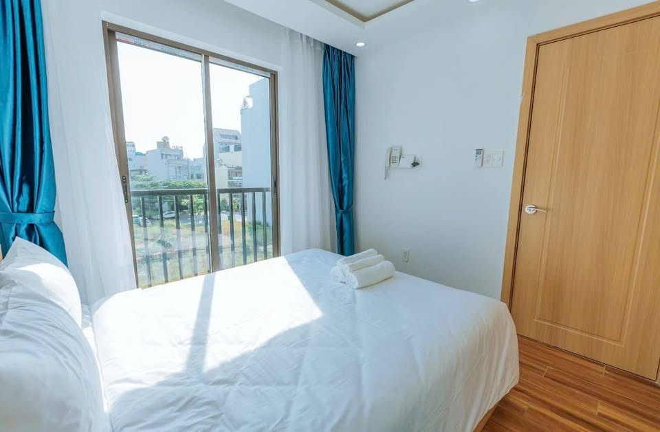 Tòa căn hộ 7 tầng sát biển Mỹ Khê, dòng tiền 200 triệu/tháng, giá chỉ 65 tỷ