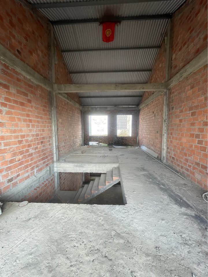 Siêu phẩm nhà thô 4 tầng tọa lạc ngay mặt tiền Tỉnh lộ 10 sầm uất