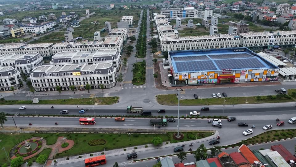 Bán đất trục đường thông A7, hướng Nam, gần Vincom Uông Bí - 100m2, giá 2 tỷ