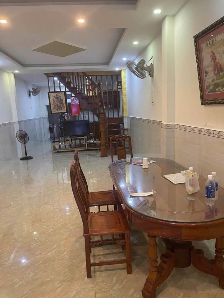 Nhà 2 tầng VCN Phước Hải, Nha Trang - Trung tâm thành phố, giá 5.8 tỷ