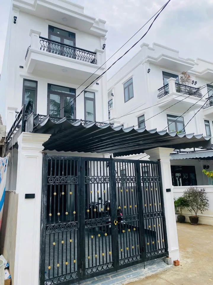 Biệt thự 2 mặt tiền 3 tầng tân cổ điển, full nội thất luxury tại Huế - Chỉ 3.3 tỷ