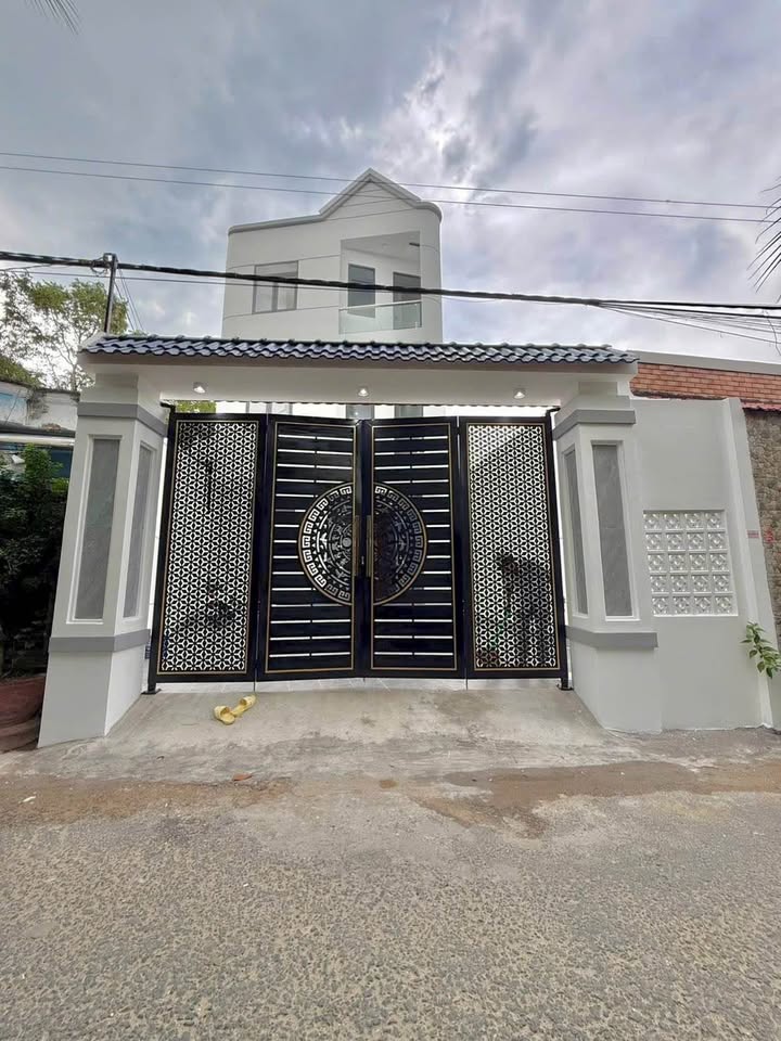 Bán nhà mặt tiền đường Thạnh Hòa, gần Ủy ban xã Đạo Thạnh, Mỹ Tho, Tiền Giang