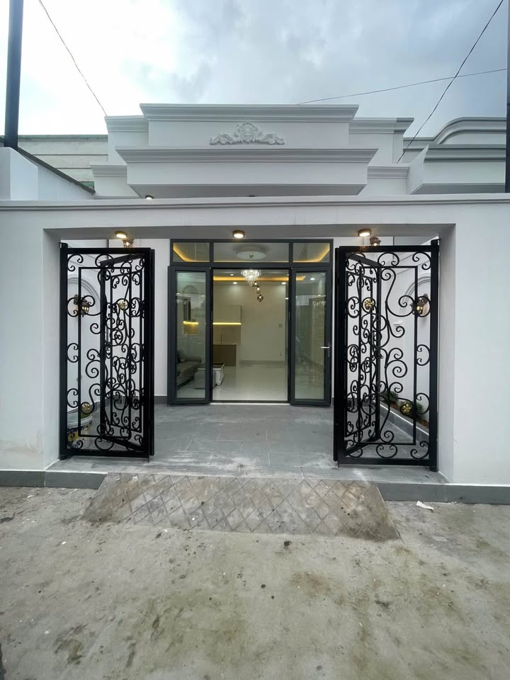 Nhà hai mặt tiền, đường ô tô, hạ giá sập sàn chỉ 1,38 tỷ