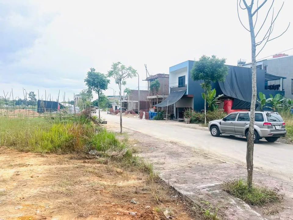 Bán đất 102m2 đường Đoàn Kết, gần Bệnh viện Sản Nhi, có sổ đỏ