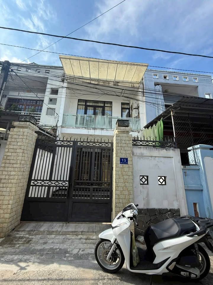 Nhà 2.5 tầng xinh xắn, kiệt ô tô trung tâm Huế, dọn vào ở ngay