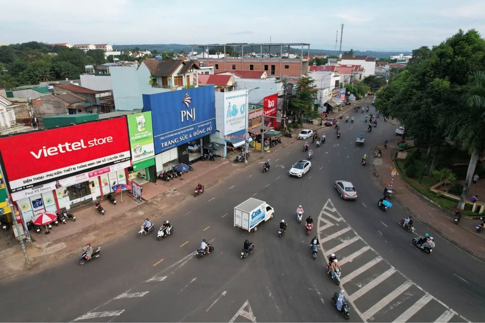 Nhà 2 mặt tiền đường Lê Thị Riêng, gần Jollibee, diện tích 118m2