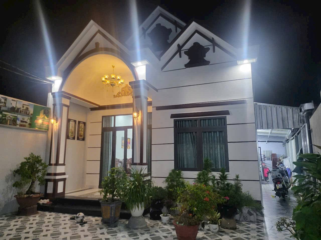 Siêu phẩm nhà mái Thái xịn sò vừa về Củ Chi đây ạ