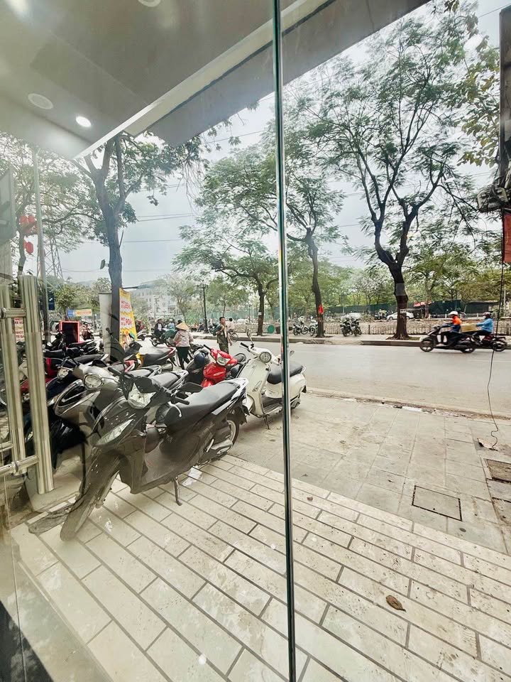 Kim Ngưu rực rỡ, 6 tầng thang máy, dòng tiền 50 triệu/tháng