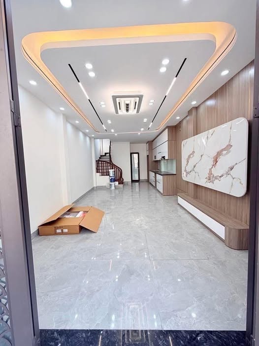 Nhà đẹp 5 tầng, 40m2 phố Tôn Đức Thắng, Đống Đa Giá 6,9 tỷ