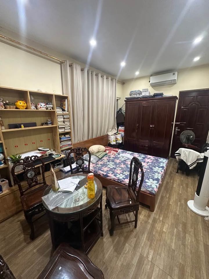 Nhà lô góc phố cổ Ngọc Hà, kinh doanh đỉnh cao, dân xây chắc chắn