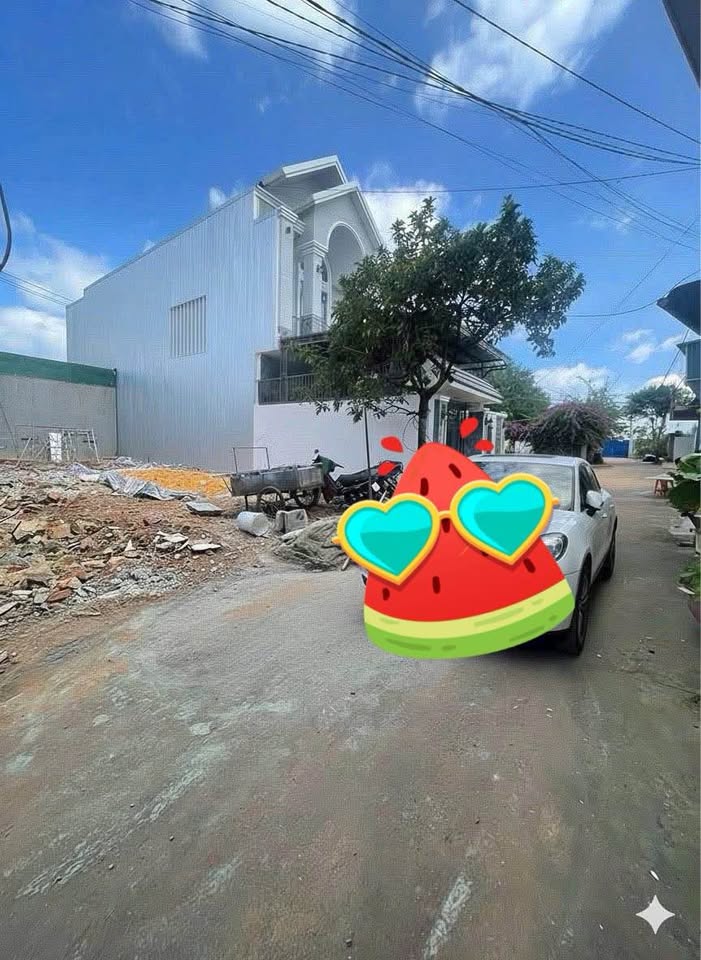 Cơ hội sở hữu lô đất vuông vắn tại Hẻm Mai Thị Lựu, Đắk Lắk, với diện tích 4,05m x 14m