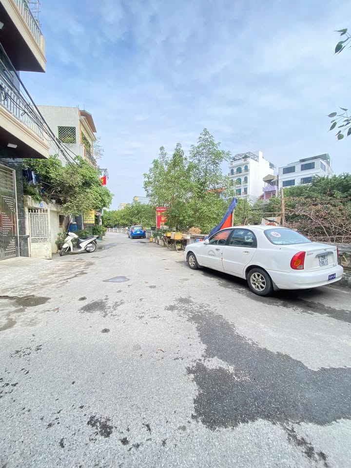 Siêu hiếm nhà Tây Mỗ, chỉ 5,9 tỷ sở hữu ngay căn nhà 5 tầng diện tích 35m2, ô tô đỗ cửa, ngõ nông tít tắp