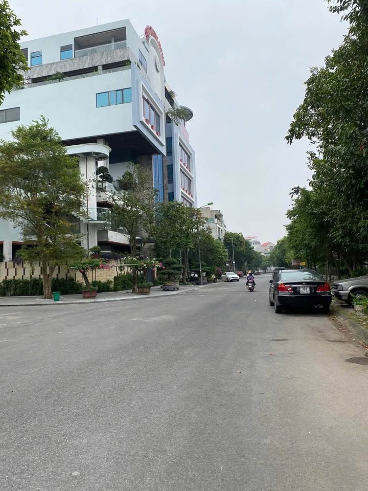 Bán đất mặt bằng 530, đối diện công viên, đường 9m, vỉa hè 5m