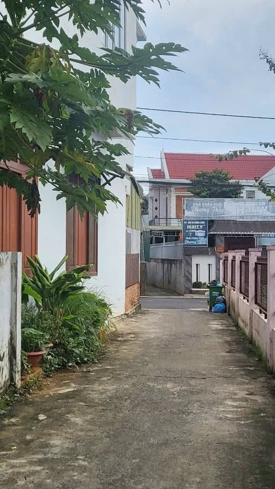 Nhà phố mê lửng thiết kế hiện đại tọa lạc tại hẻm 48 Nơ Trang Long, Phường Tân Lợi