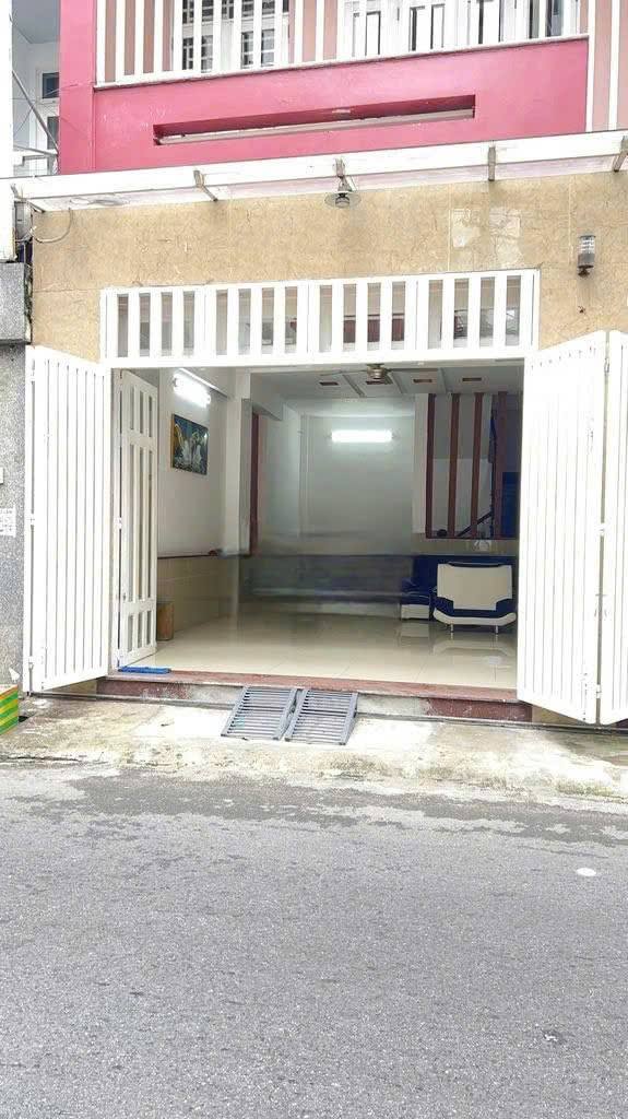 Nhà mặt tiền Bùi Văn Thêm văn phòng, spa, shop online - giá hời