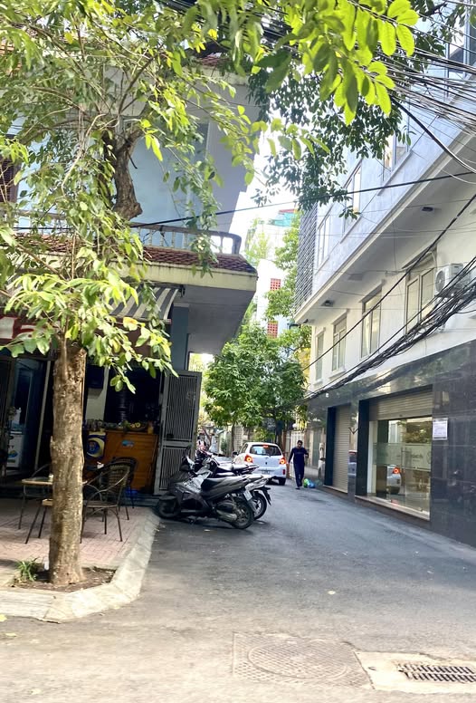 Bán nhà cũ 88m2 tại Hoàng Văn Thái, Hà Nội, ngõ thoáng, ô tô, sổ chính chủ