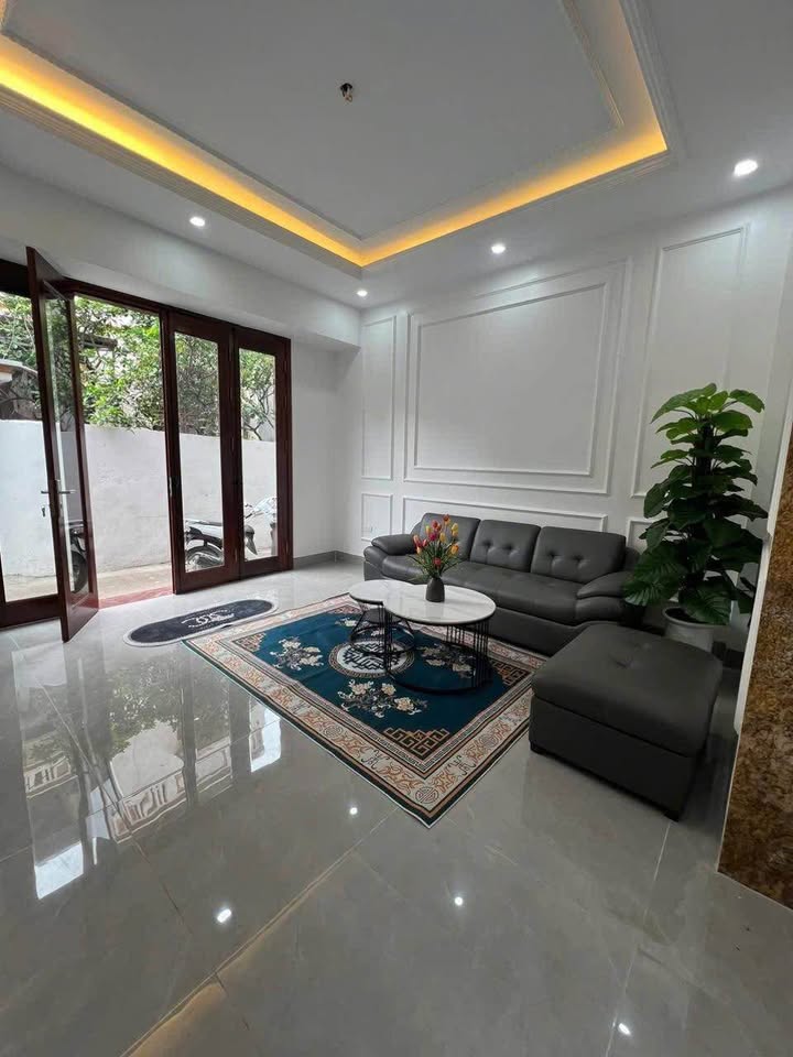 Nhà Phú Diễn 6 tầng thang máy, đầu tư dòng tiền, giá hơn 8 tỷ