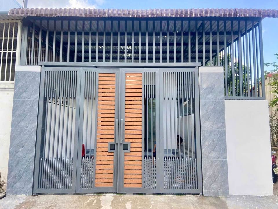 Nhà trung tâm Buôn Ma Thuột, hẻm ô tô thông thoáng, nở hậu