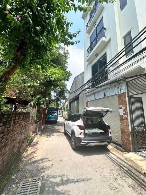 Nhà 5 tầng có diện tích 32m2 gần khu đô Đô Nghĩa, Hà Nội