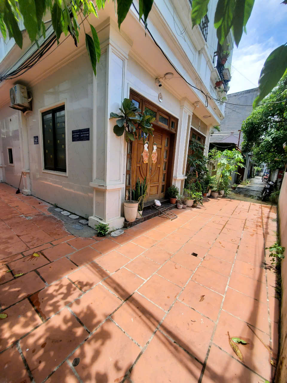 Nhà Thạch Bàn, Long Biên - Lô góc, ô tô đỗ cửa, nội thất xịn, giá tốt