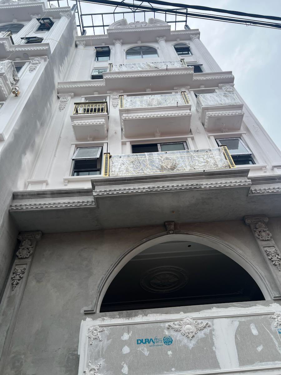 Siêu phẩm nhà 7 tầng tọa lạc tại vị trí đắc địa bậc nhất Sài Đồng, chỉ cách phố vài chục mét