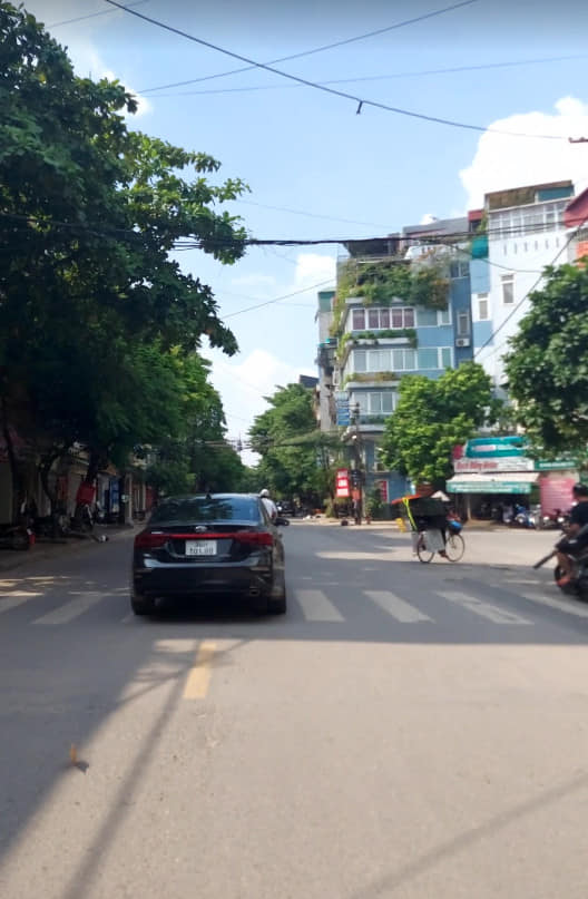 Cho thuê mặt bằng kinh doanh đắc địa, 60m2, 4 tầng, mặt tiền 12m