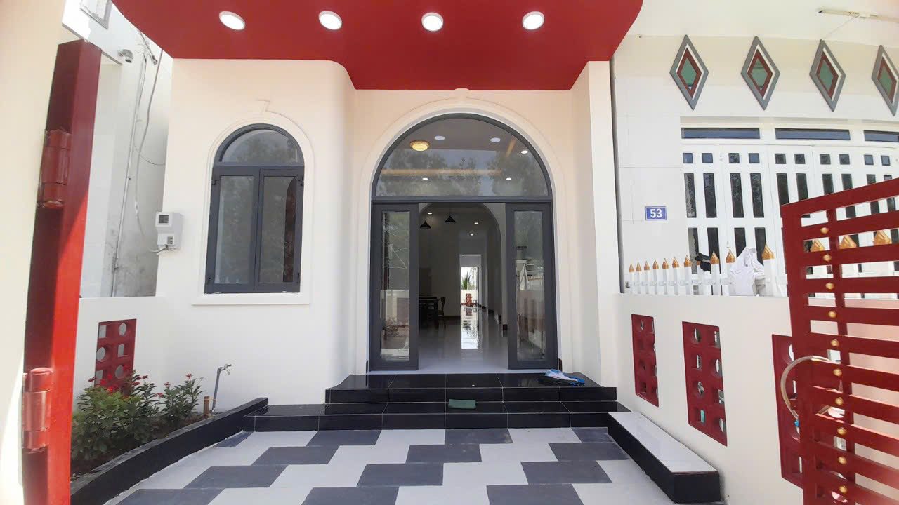 Nhà mới xây giá hời, dọn vào ở ngay tại An Giang