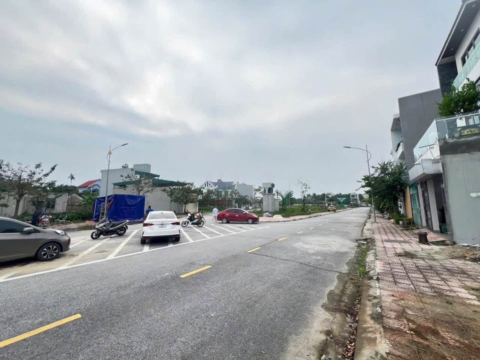 Nhà Vĩnh Yên 108m² full thổ cư, mặt tiền 6m, đường 13,5m, giá 2,8 tỷ