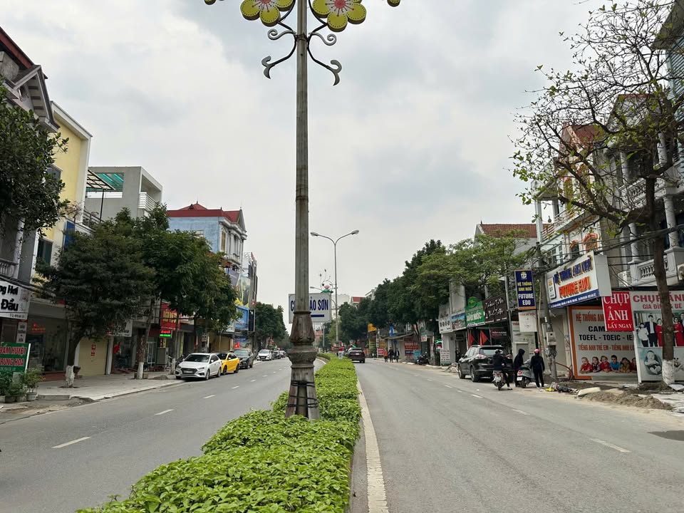 Nhà 2 mặt tiền đường Mê Linh, kinh doanh sầm uất, giá tốt