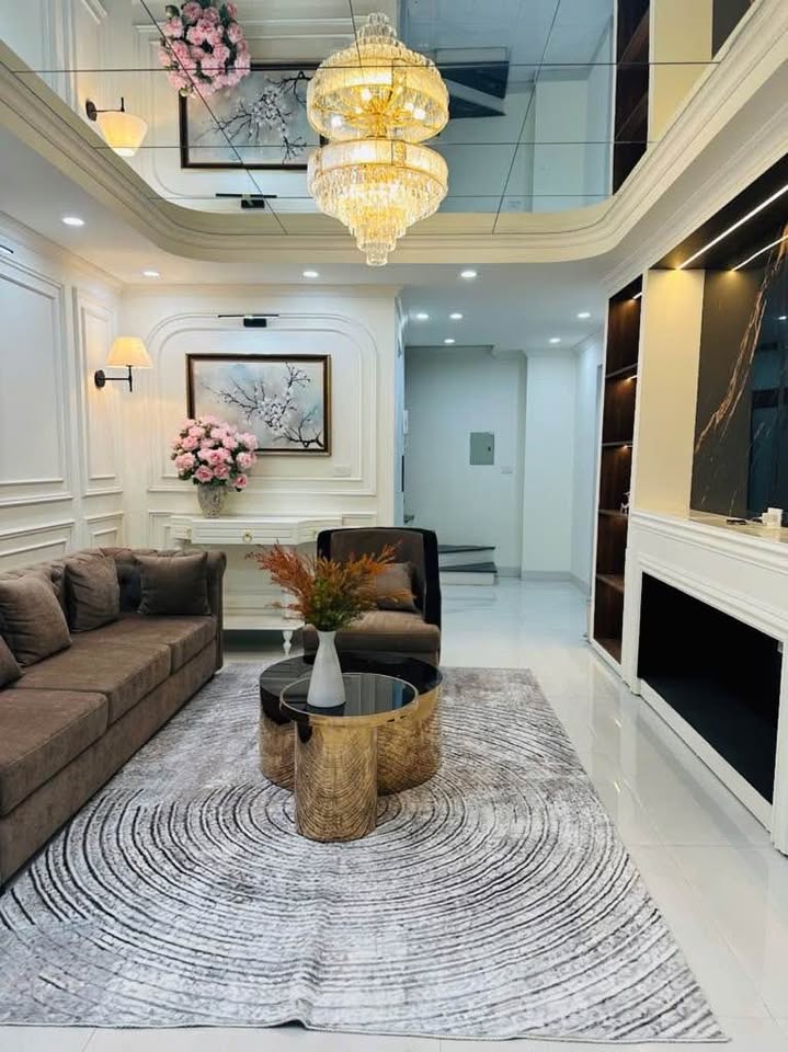 Bán nhà lô góc 6 tầng thang máy, 2 mặt thoáng, ô tô đỗ cửa Nguyễn Xiển, Hà Nội