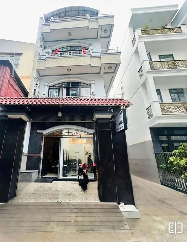 Nhà lô góc 4 tầng, mặt tiền thụt 5,5m, nở hậu 7m, giá 15,3 tỷ, sổ 2025 thơm mùi mực