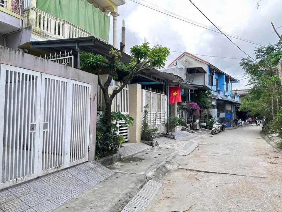 Tọa lạc tại vị trí đắc địa trên mặt tiền đường Nguyễn Hữu Cảnh