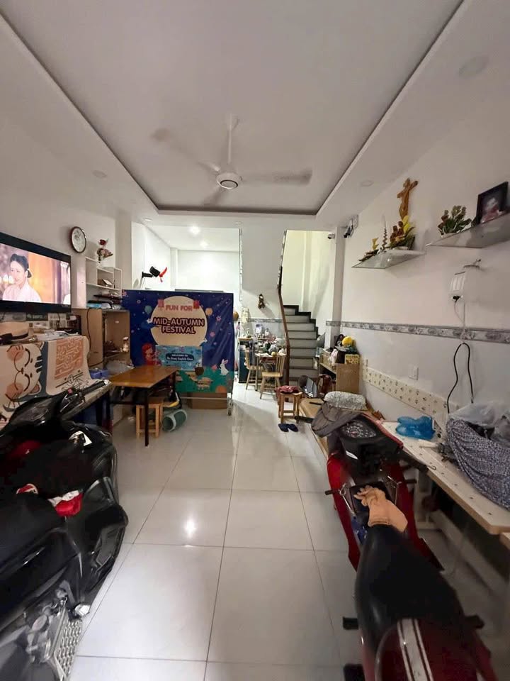 Nhà 2 lầu 4m x 8m, hẻm 2,5m, giá 4,95 tỷ tại Phường 3, thành phố Hồ Chí Minh