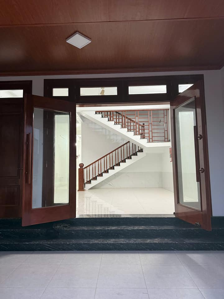 Đón đầu xu hướng với căn nhà 2.5 tầng mới xây 99% tọa lạc tại vị trí đắc địa, giáp ranh Khu đô thị Nam Vĩnh Yên sầm uất