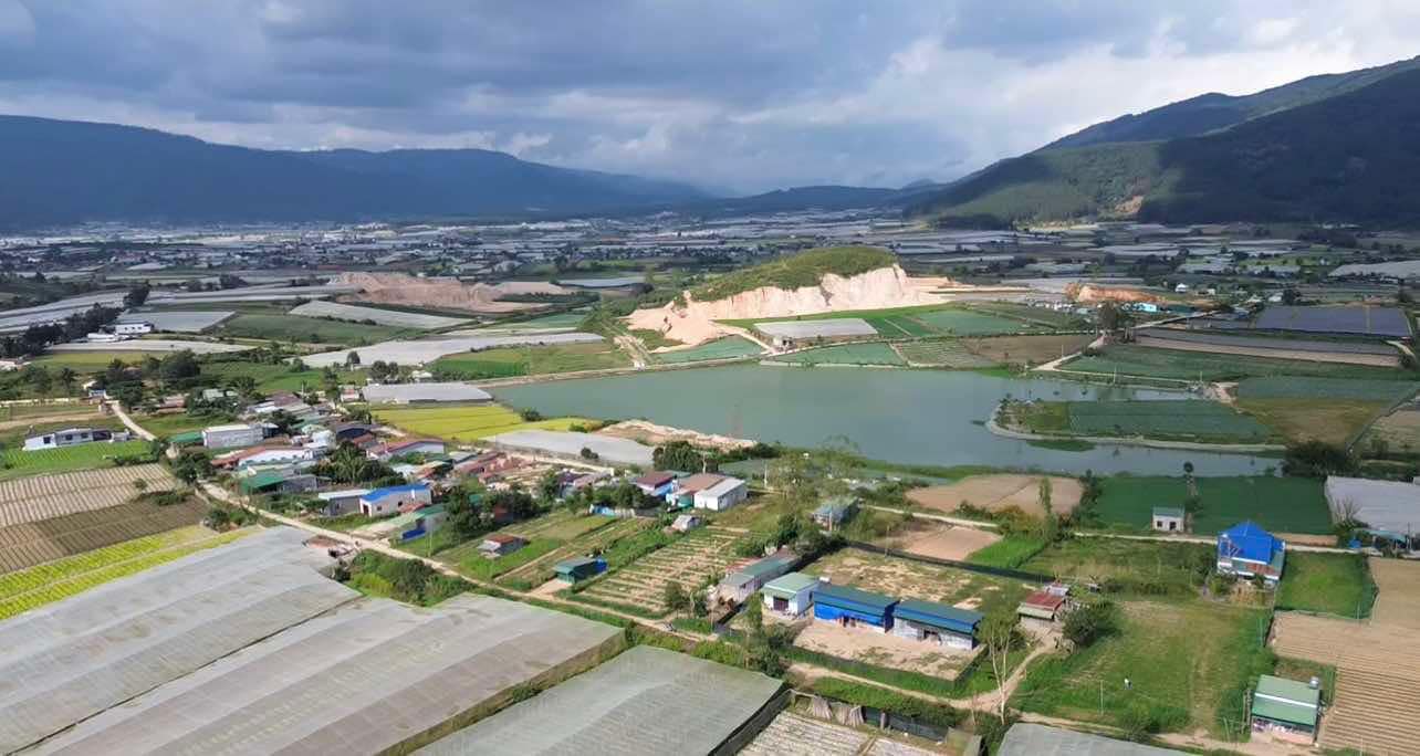 Đất xịn 10m x 44m, 400m2 thổ cư, view hồ đồi núi cực chill chỉ 690 triệu